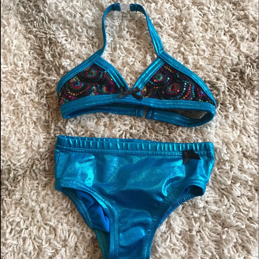 Girls details dancewear 2 piece outfit size small